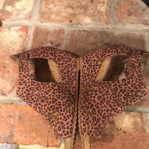 BOUTIQUE BY CORKYS SHOES SZ 8 SUNBURST LEOPARD WEDGE SANDAL ANIMAL PRINT - Picture 7 of 8